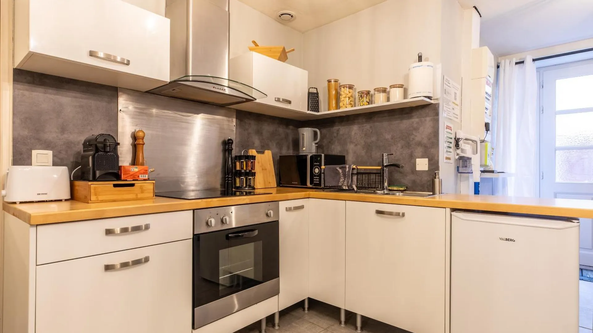 Nid Douillet - Elegant Studio En Plein Centre De Riom Appartement